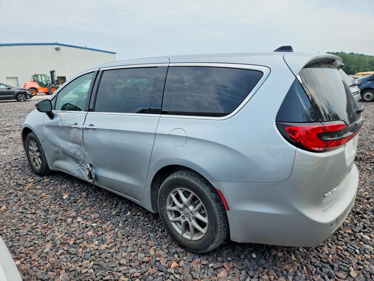 2024 CHRYSLER PACIFICA TOURING L — снимка 2