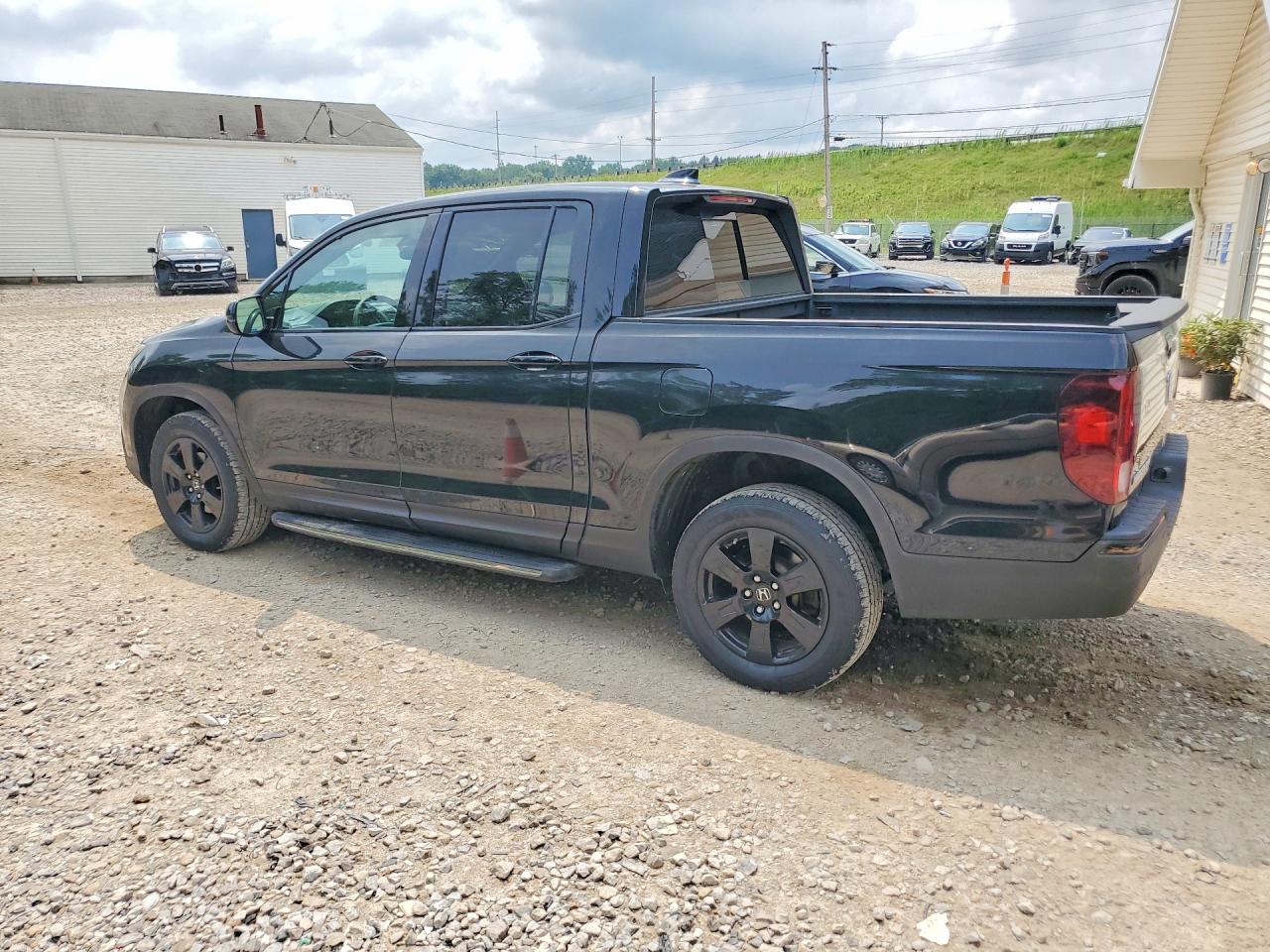 2017 HONDA RIDGELINE BLACK EDITION — снимка 2