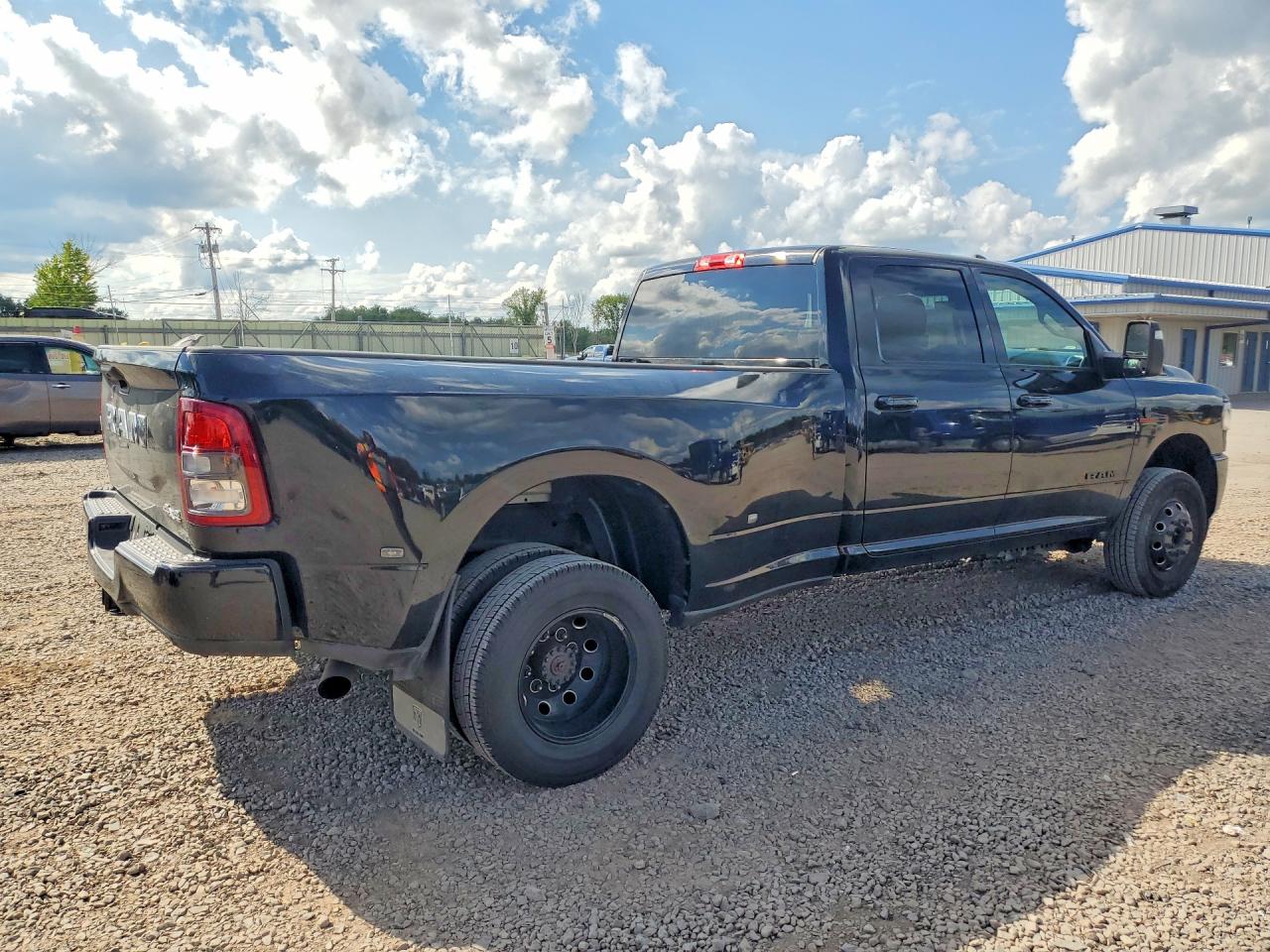 2024 RAM 3500 BIG HORN — снимка 3