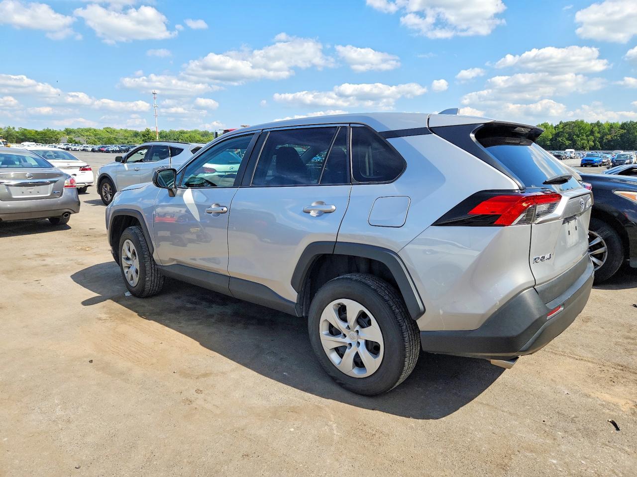 2023 TOYOTA RAV4 LE — снимка 2