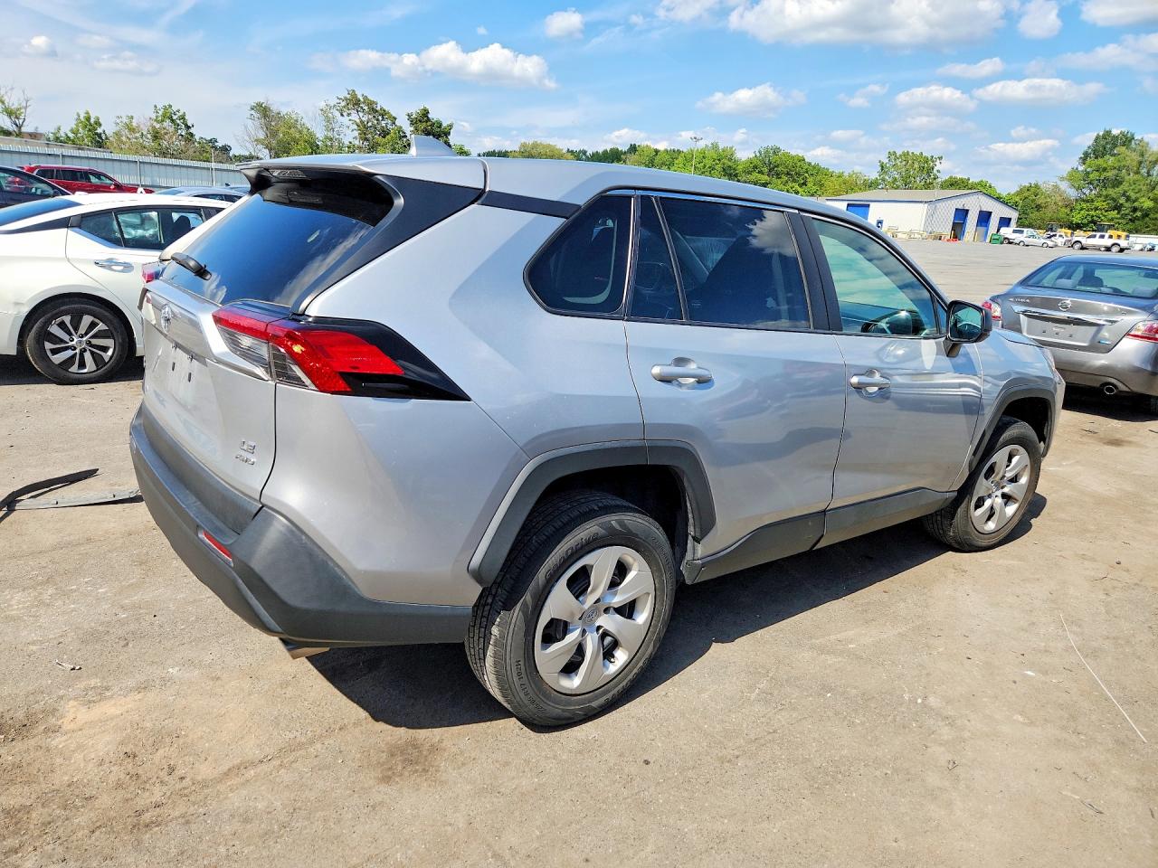 2023 TOYOTA RAV4 LE — снимка 3