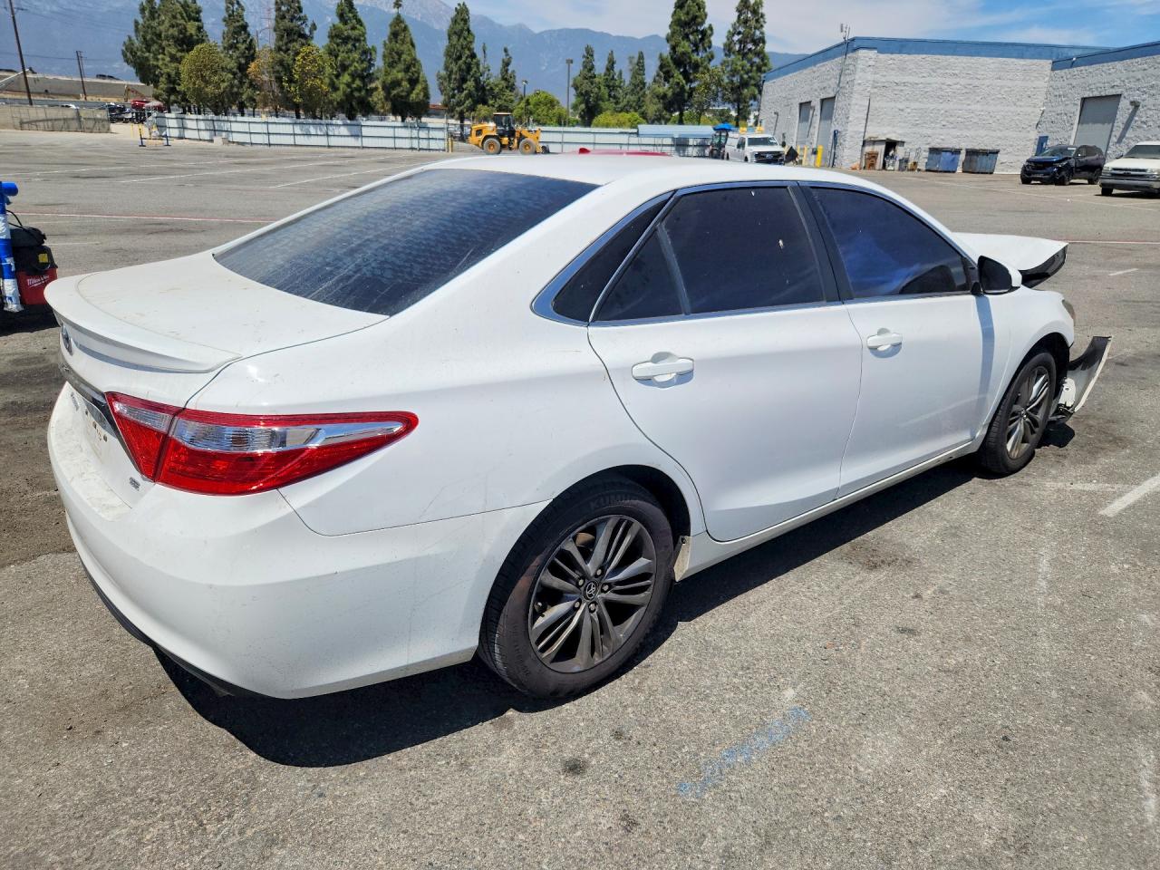 2017 TOYOTA CAMRY SE — снимка 3