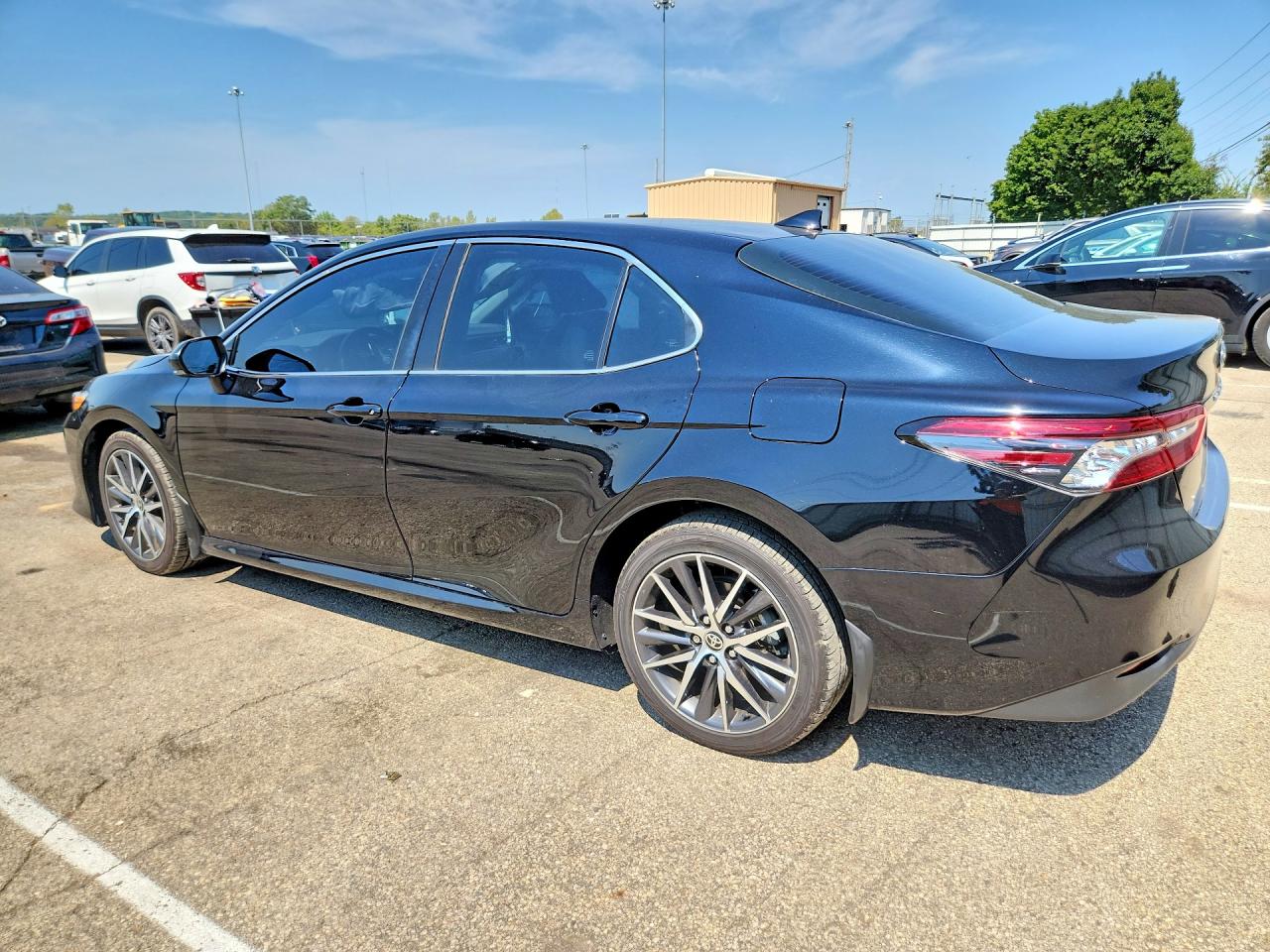2024 TOYOTA CAMRY XLE — снимка 2