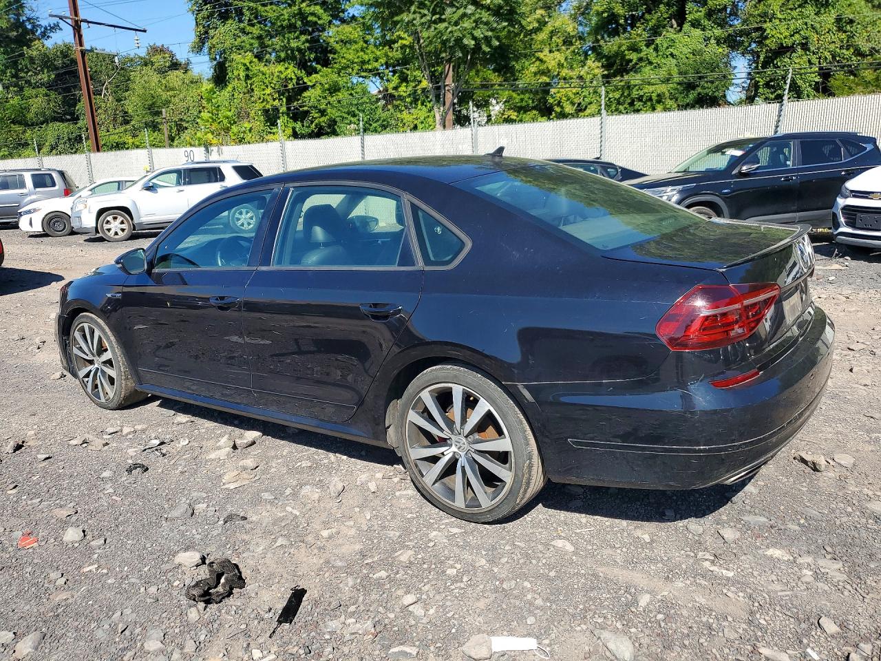 2018 VOLKSWAGEN PASSAT GT — photo 2