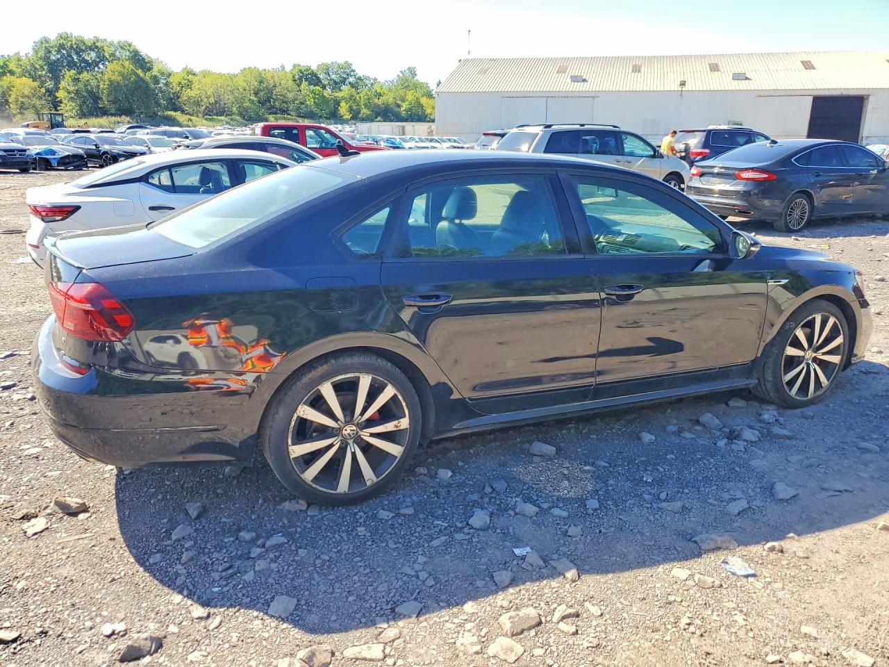 2018 VOLKSWAGEN PASSAT GT — photo 3