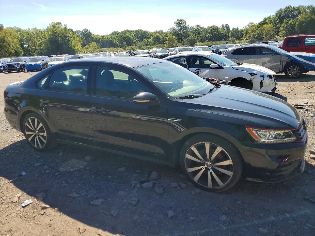 2018 VOLKSWAGEN PASSAT GT — photo 4