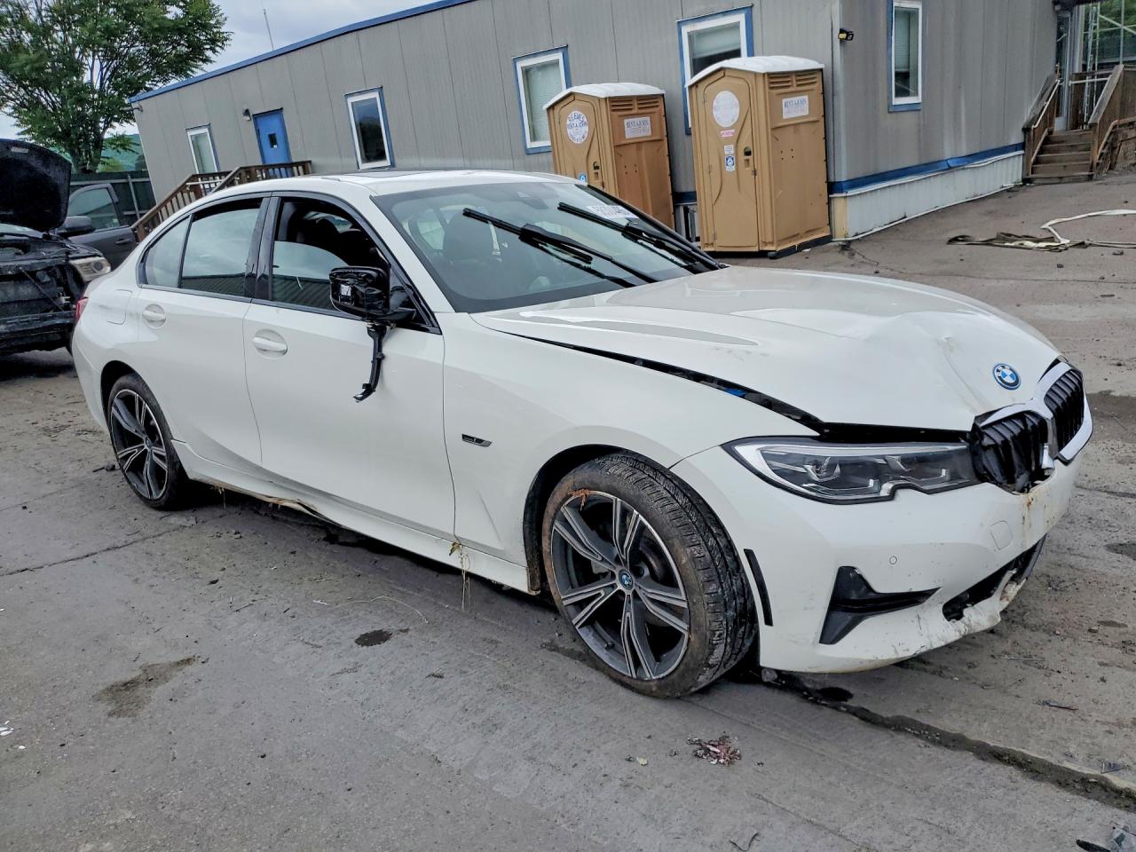 2022 BMW 330XE — снимка 4