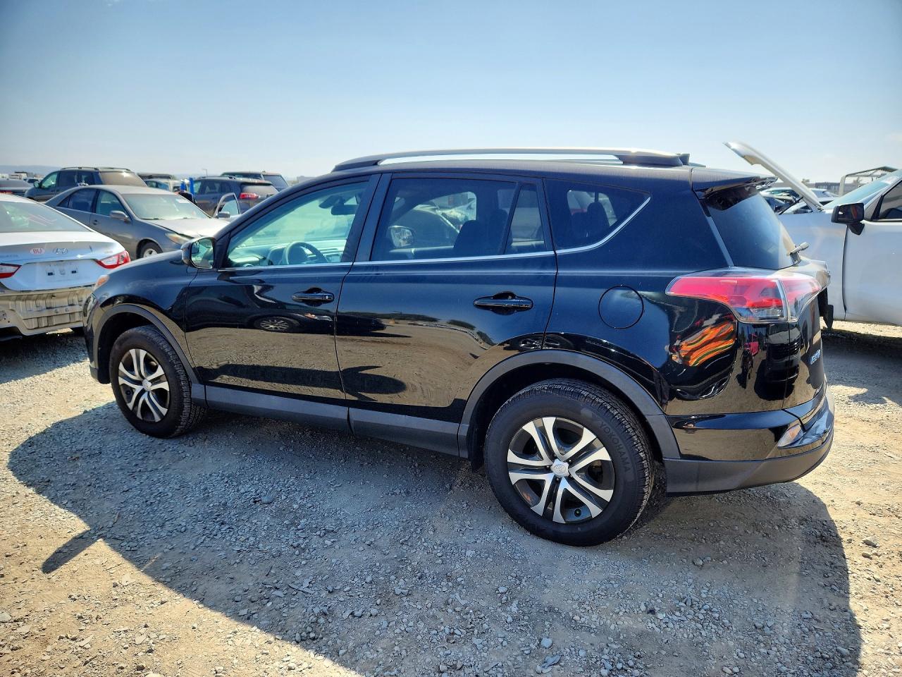 2018 TOYOTA RAV4 LE — снимка 2