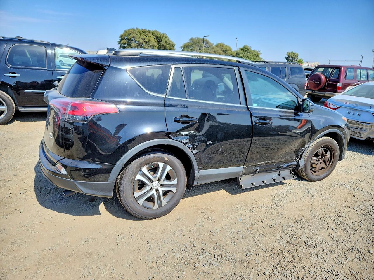2018 TOYOTA RAV4 LE — снимка 3