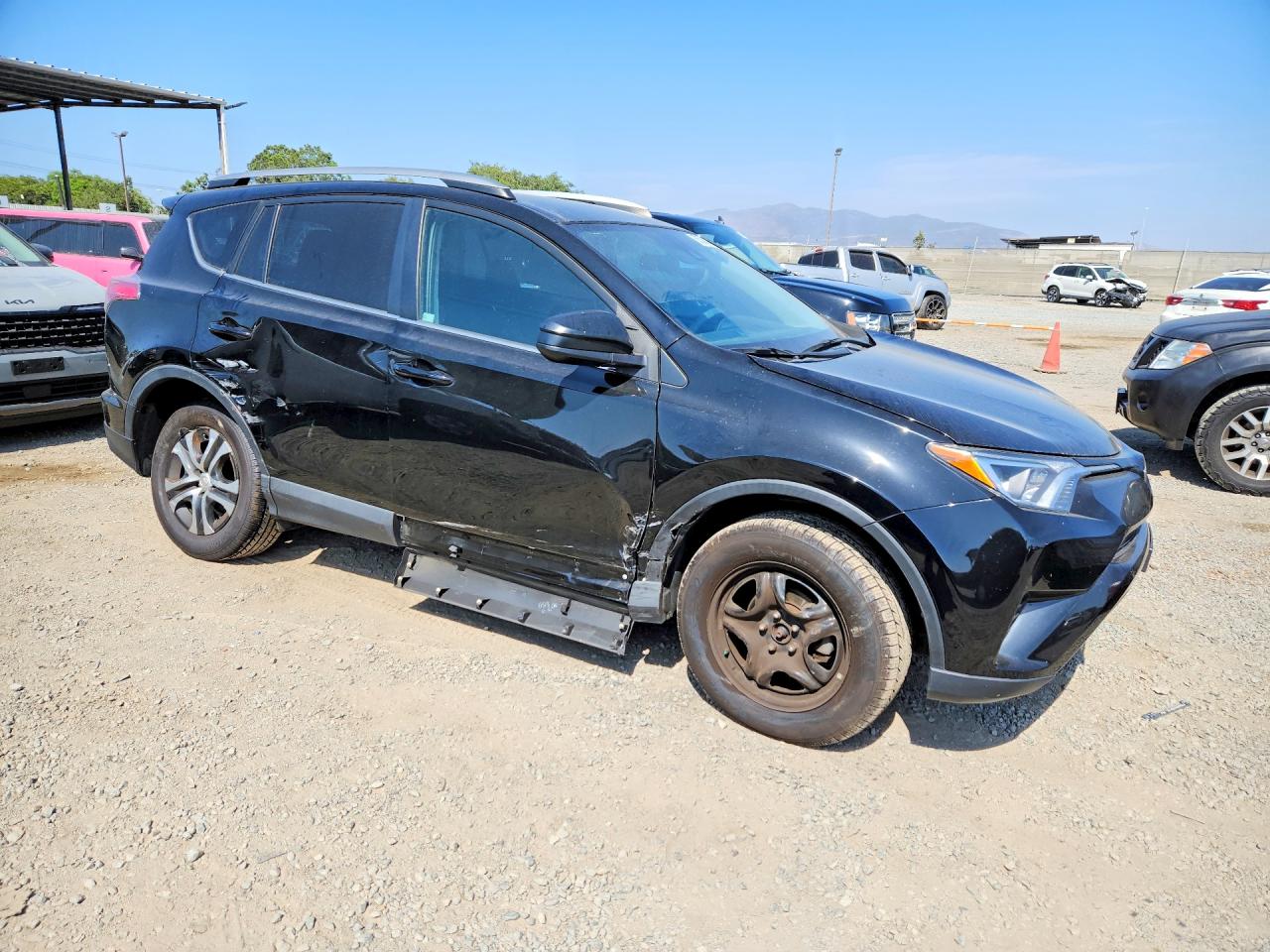 2018 TOYOTA RAV4 LE — снимка 4