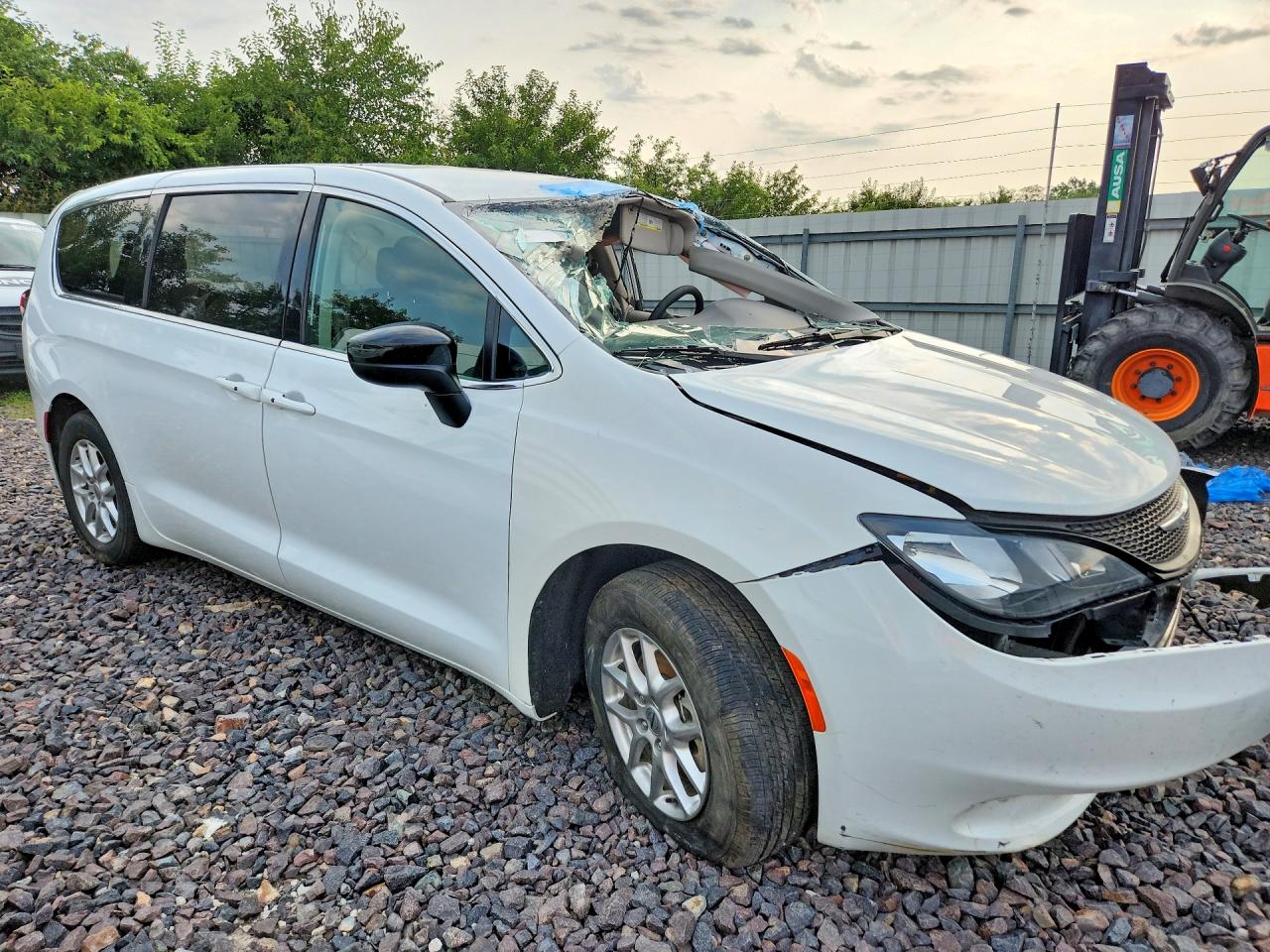 2024 CHRYSLER VOYAGER LX — снимка 4