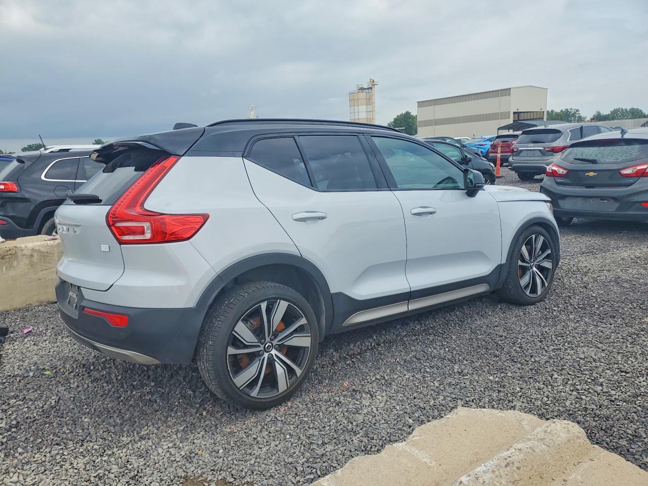 2022 VOLVO XC40 P8 RECHARGE ULTIMATE — снимка 3