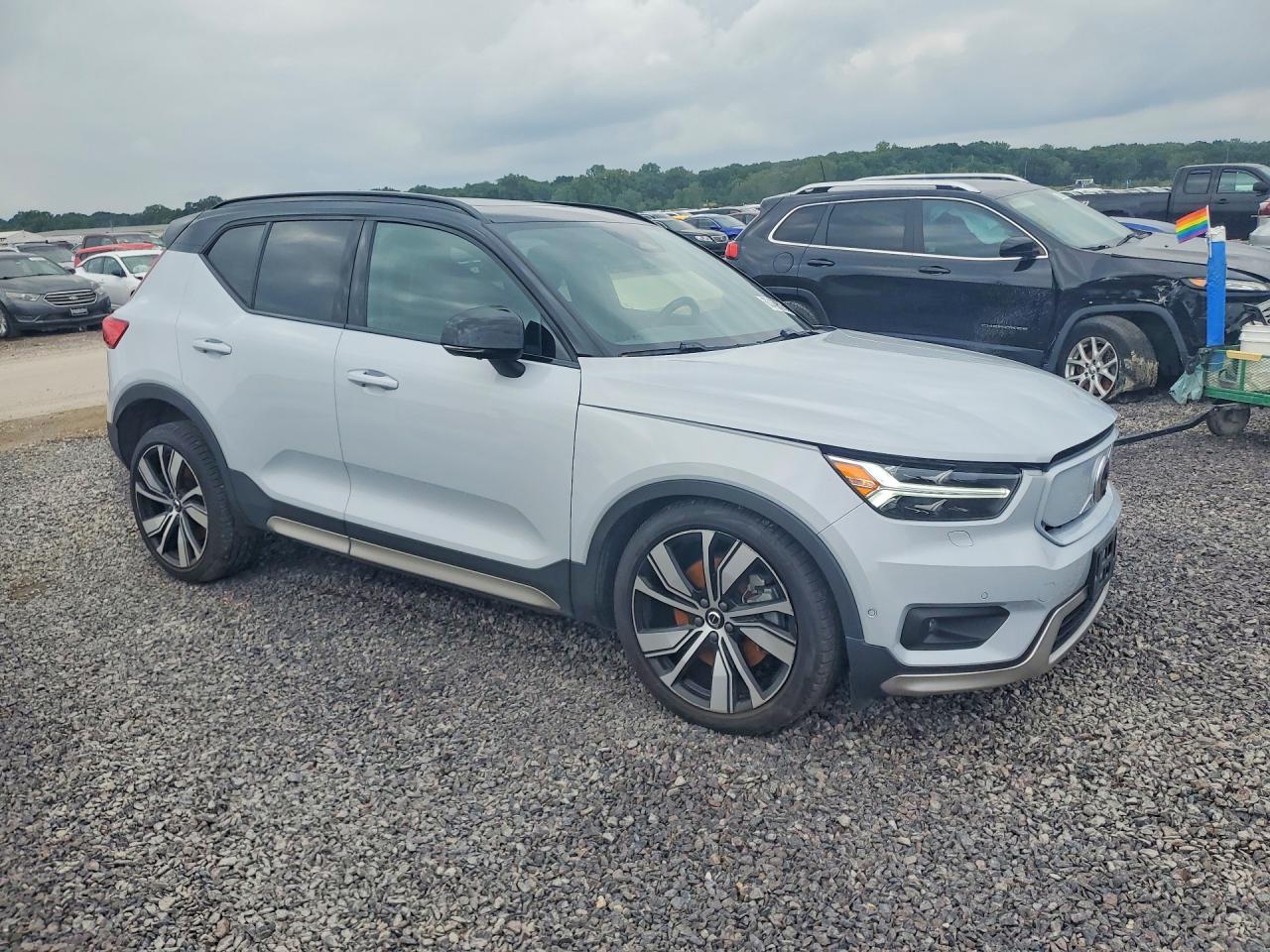 2022 VOLVO XC40 P8 RECHARGE ULTIMATE — снимка 4