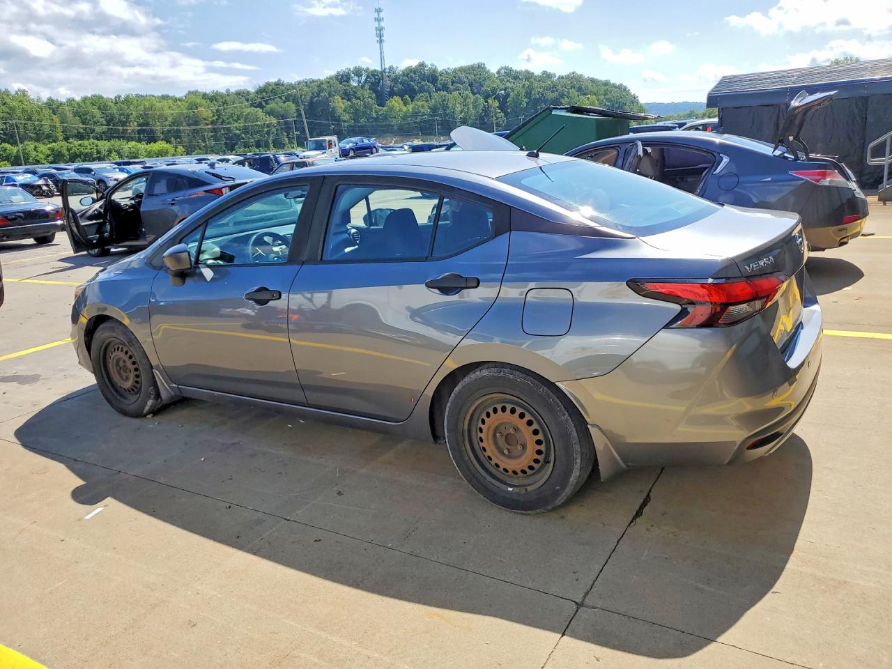 2021 NISSAN VERSA S — снимка 2