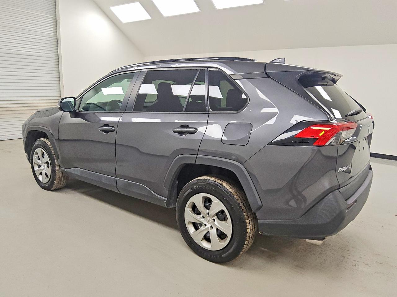2021 TOYOTA RAV4 LE — снимка 2