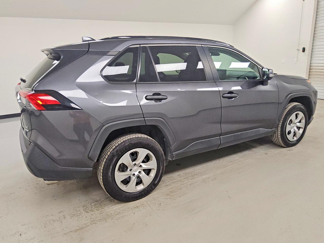 2021 TOYOTA RAV4 LE — снимка 3