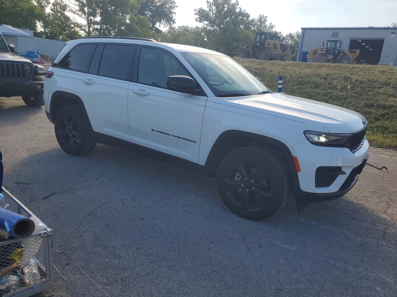 2023 JEEP GRAND CHEROKEE LAREDO — снимка 4