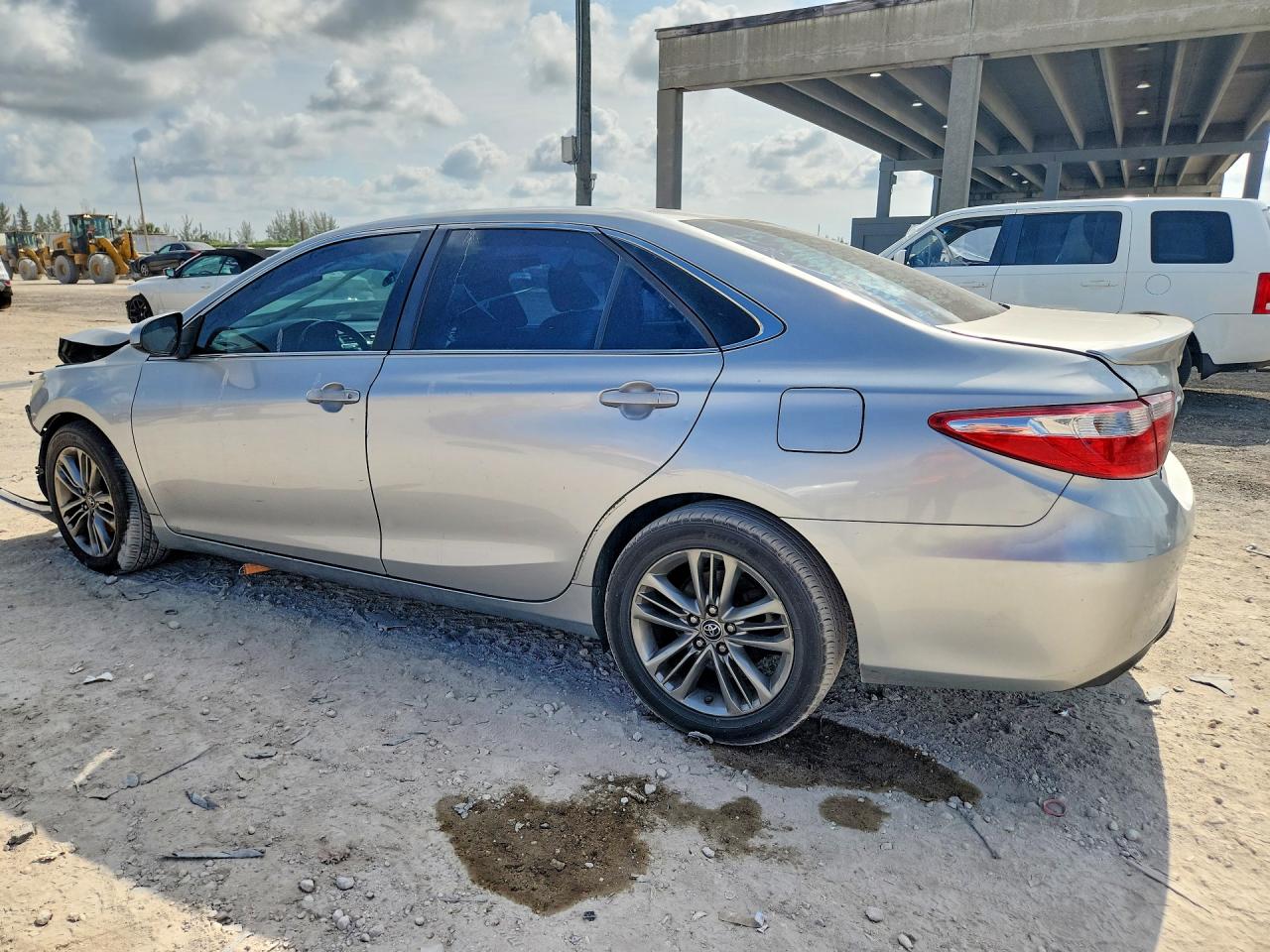 2016 TOYOTA CAMRY SE — снимка 2
