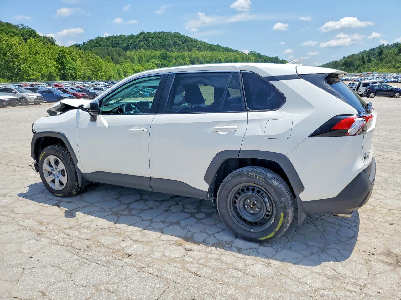 2025 TOYOTA RAV4 LE — снимка 2