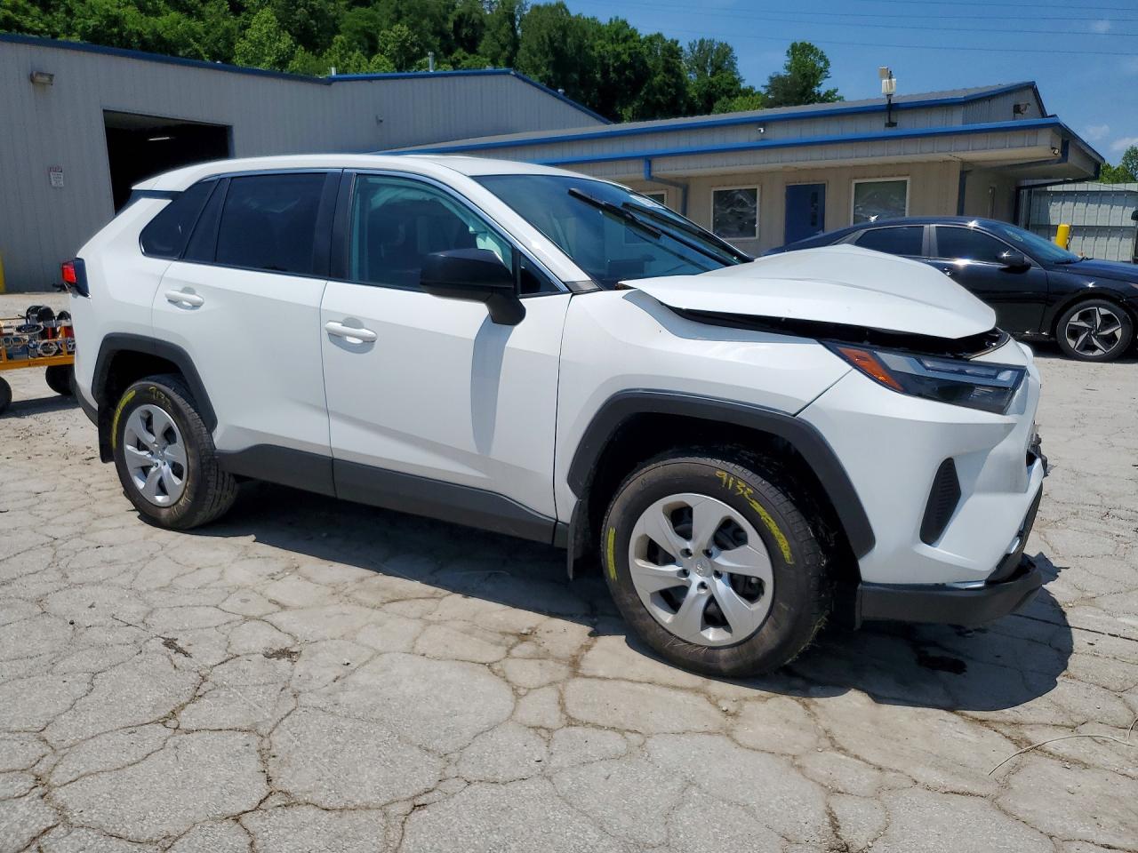 2025 TOYOTA RAV4 LE — снимка 4