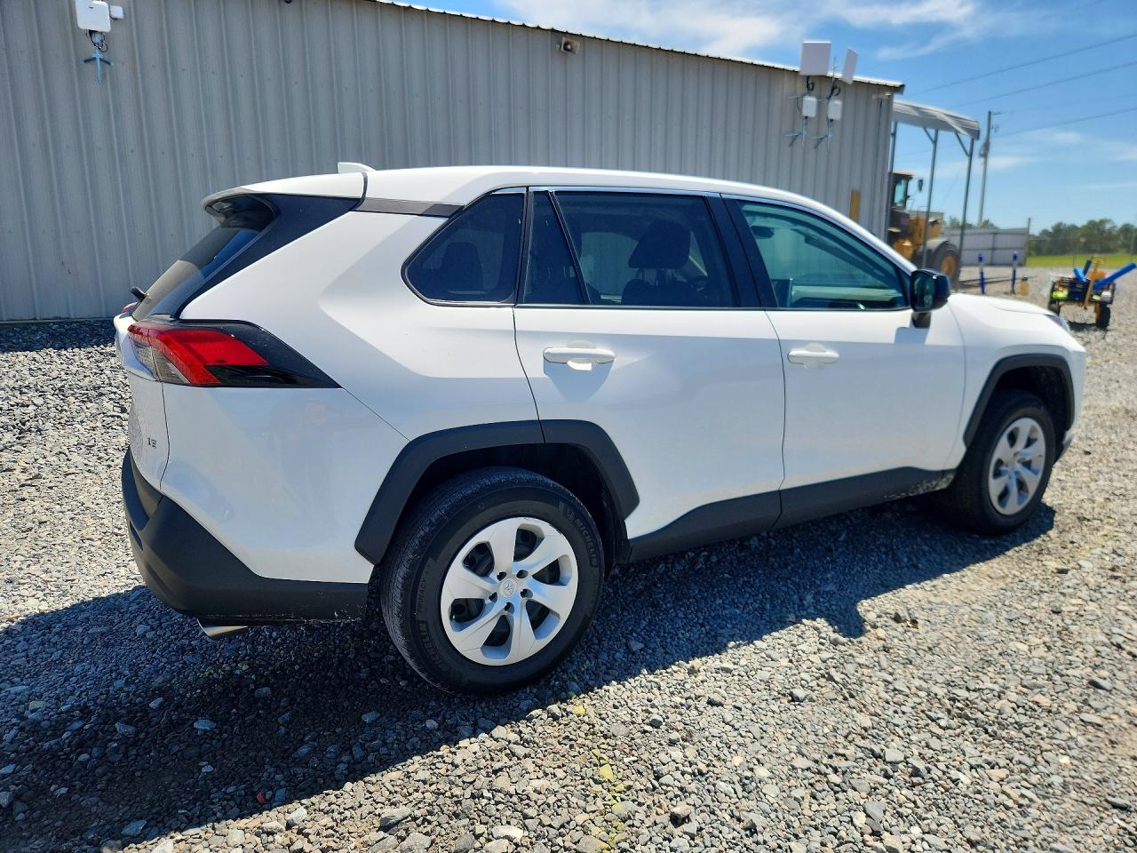 2024 TOYOTA RAV4 LE — снимка 3