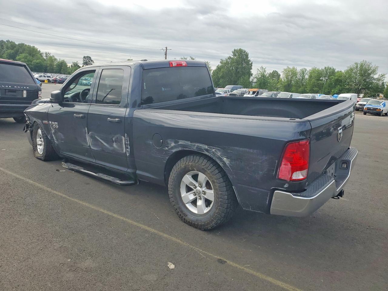 2015 RAM 1500 ST — снимка 2