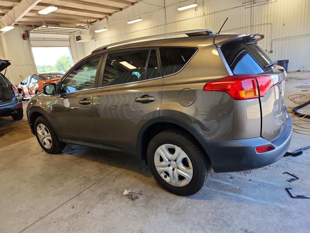 2015 TOYOTA RAV4 LE — снимка 2