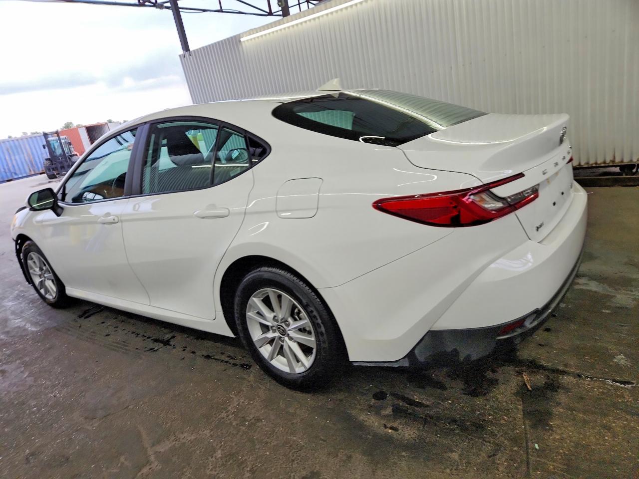 2026 TOYOTA CAMRY LE — снимка 2