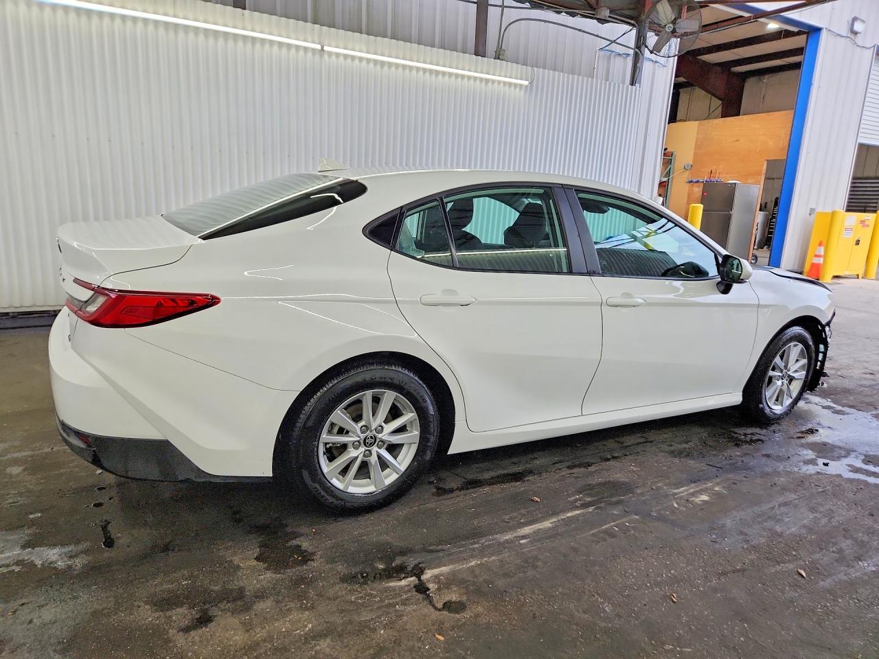 2026 TOYOTA CAMRY LE — снимка 3