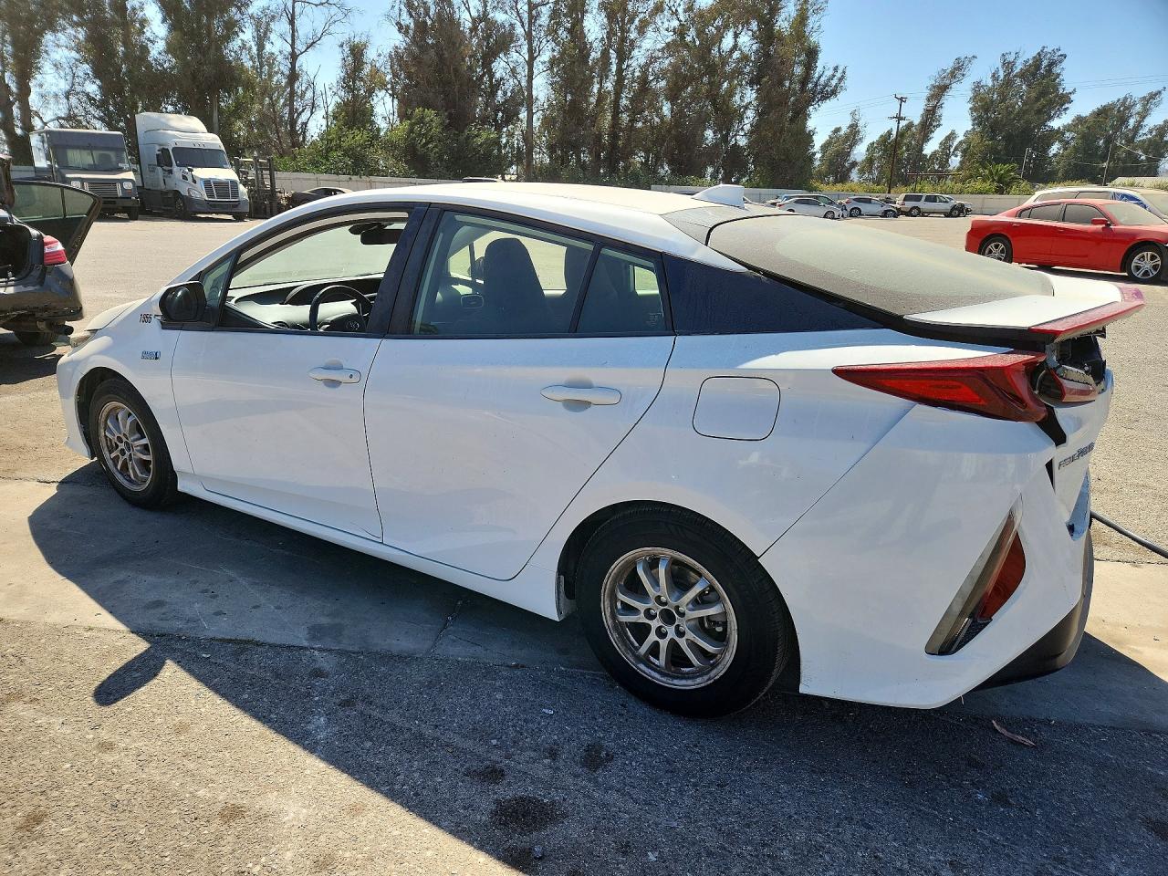 2021 TOYOTA PRIUS PRIME LE — снимка 2