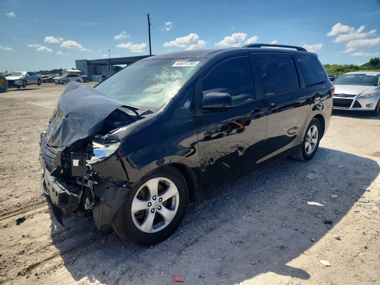 2015 TOYOTA SIENNA LE