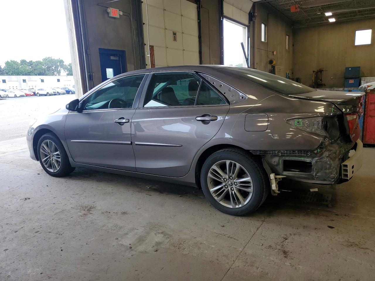 2017 TOYOTA CAMRY SE — снимка 2