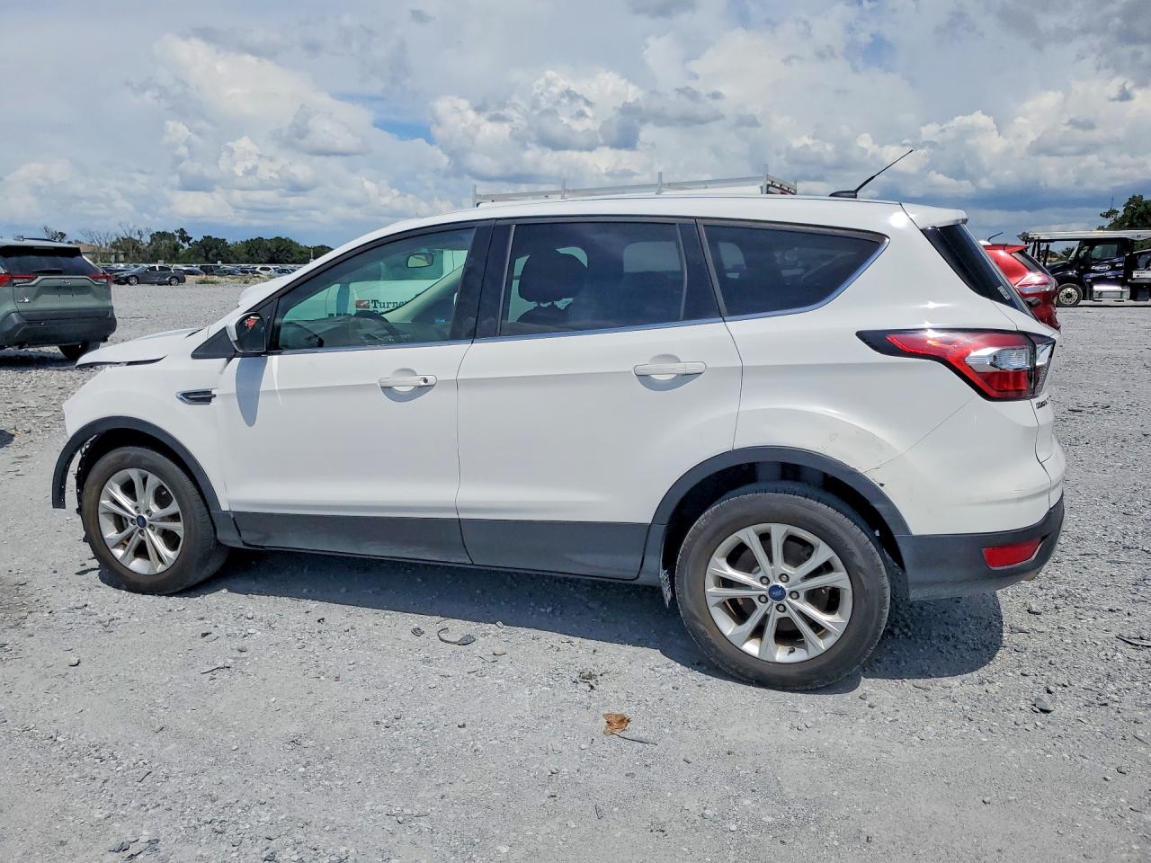 2017 FORD ESCAPE SE — снимка 2