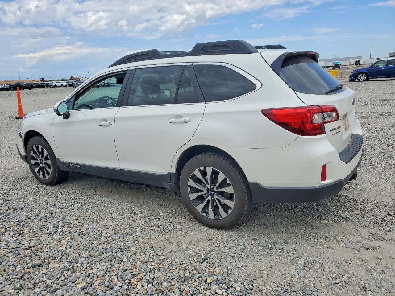2015 SUBARU OUTBACK 2.5I LIMITED — снимка 2
