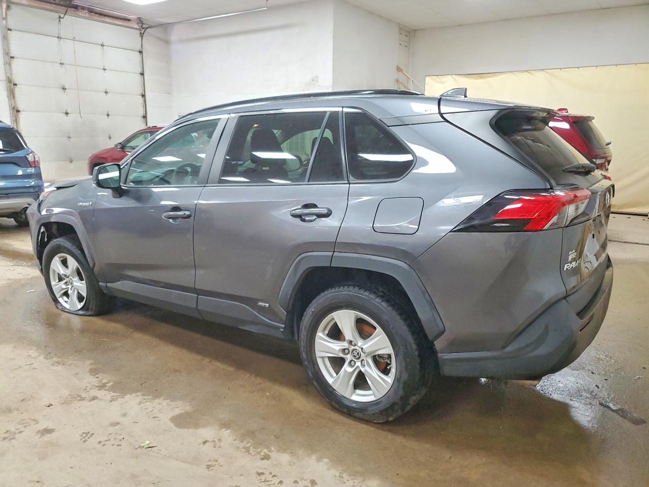 2021 TOYOTA RAV4 LE — снимка 2