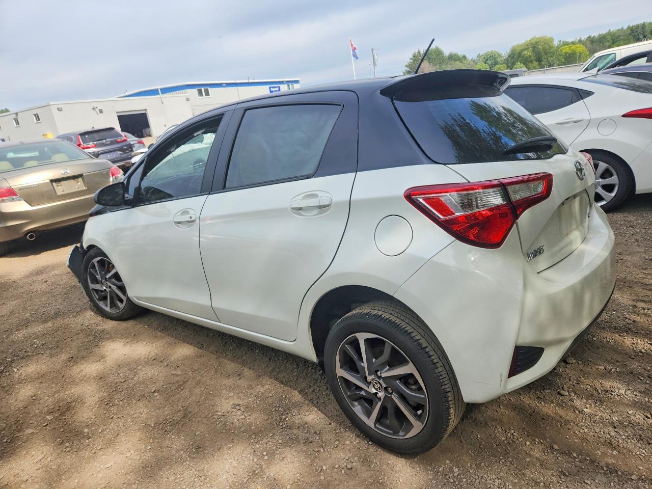 2018 TOYOTA YARIS 4D — снимка 2