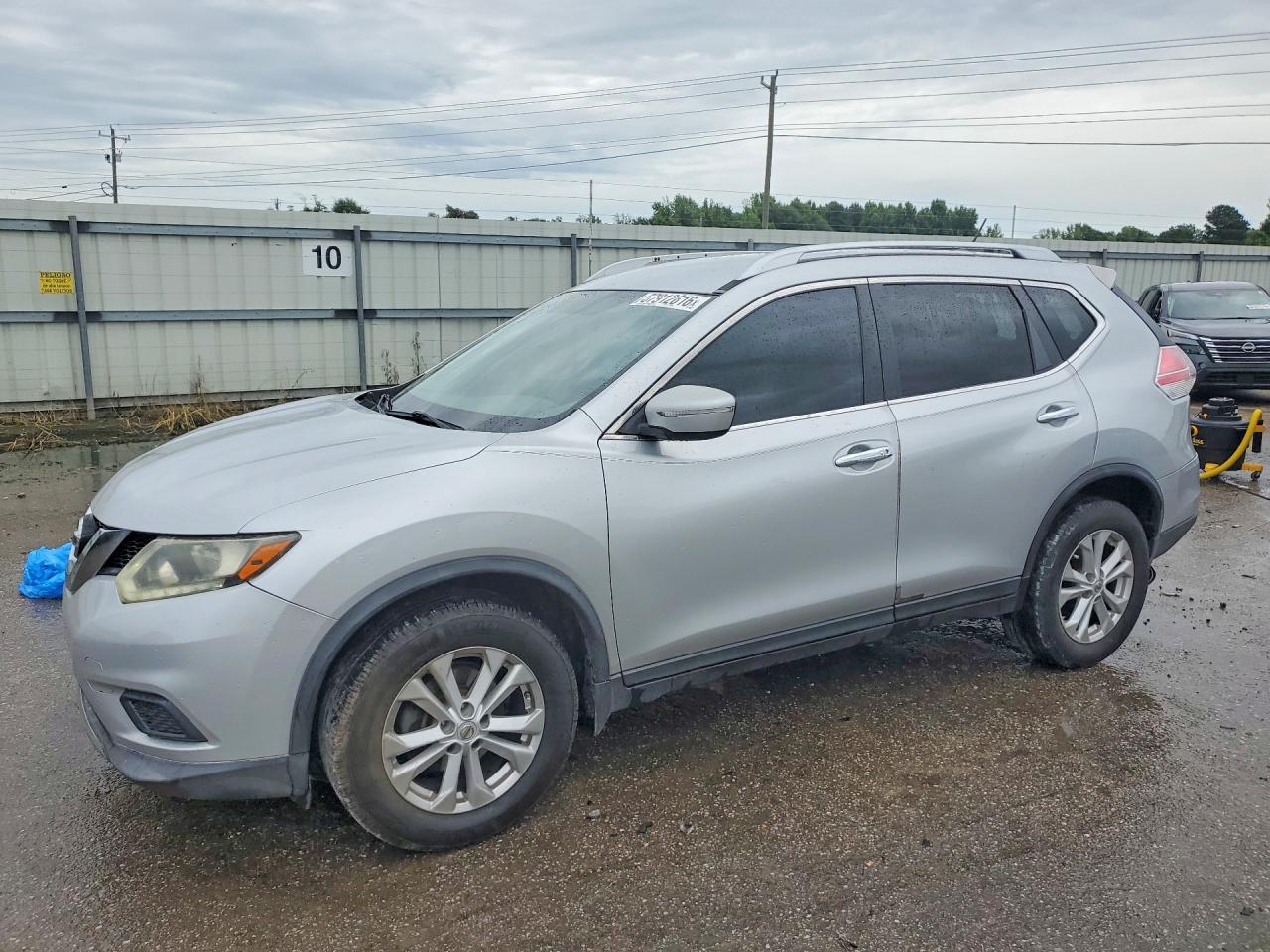 2015 NISSAN ROGUE SV