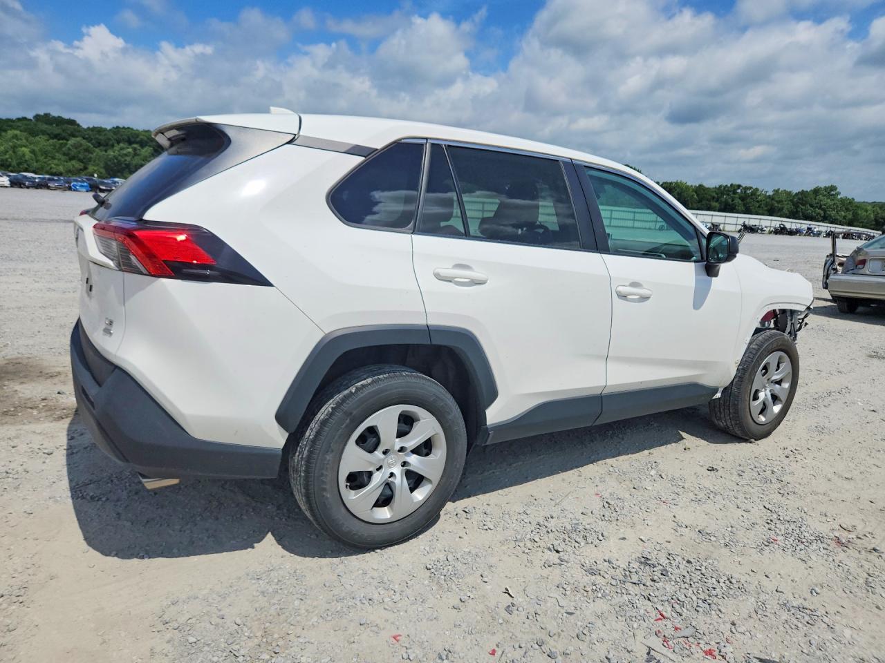 2023 TOYOTA RAV4 LE — снимка 3