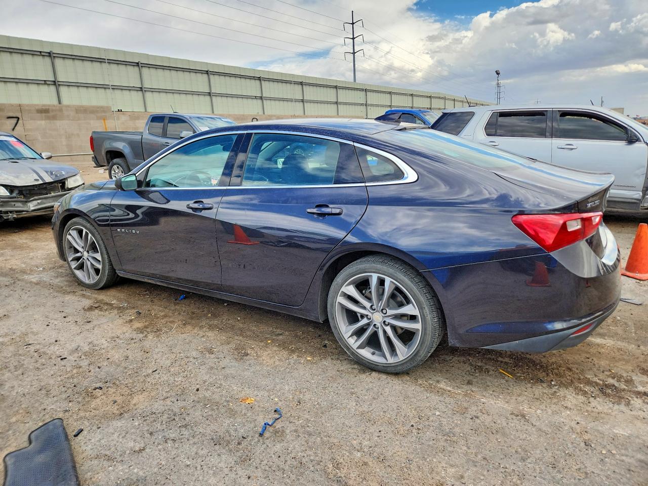 2023 CHEVROLET MALIBU LT — снимка 2