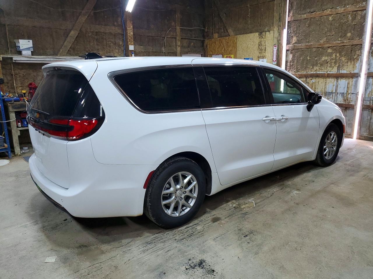 2027 CHRYSLER PACIFICA SELECT — снимка 3