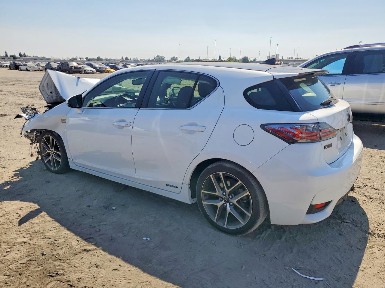 2016 LEXUS CT 200 — снимка 2
