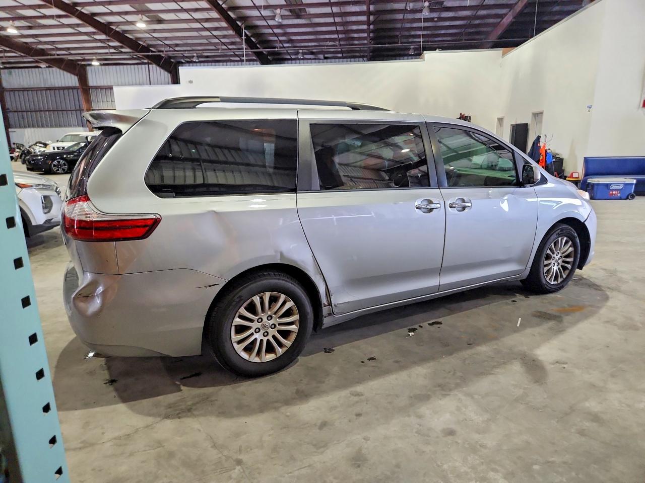 2015 TOYOTA SIENNA XLE 8-PASSENGER — снимка 3