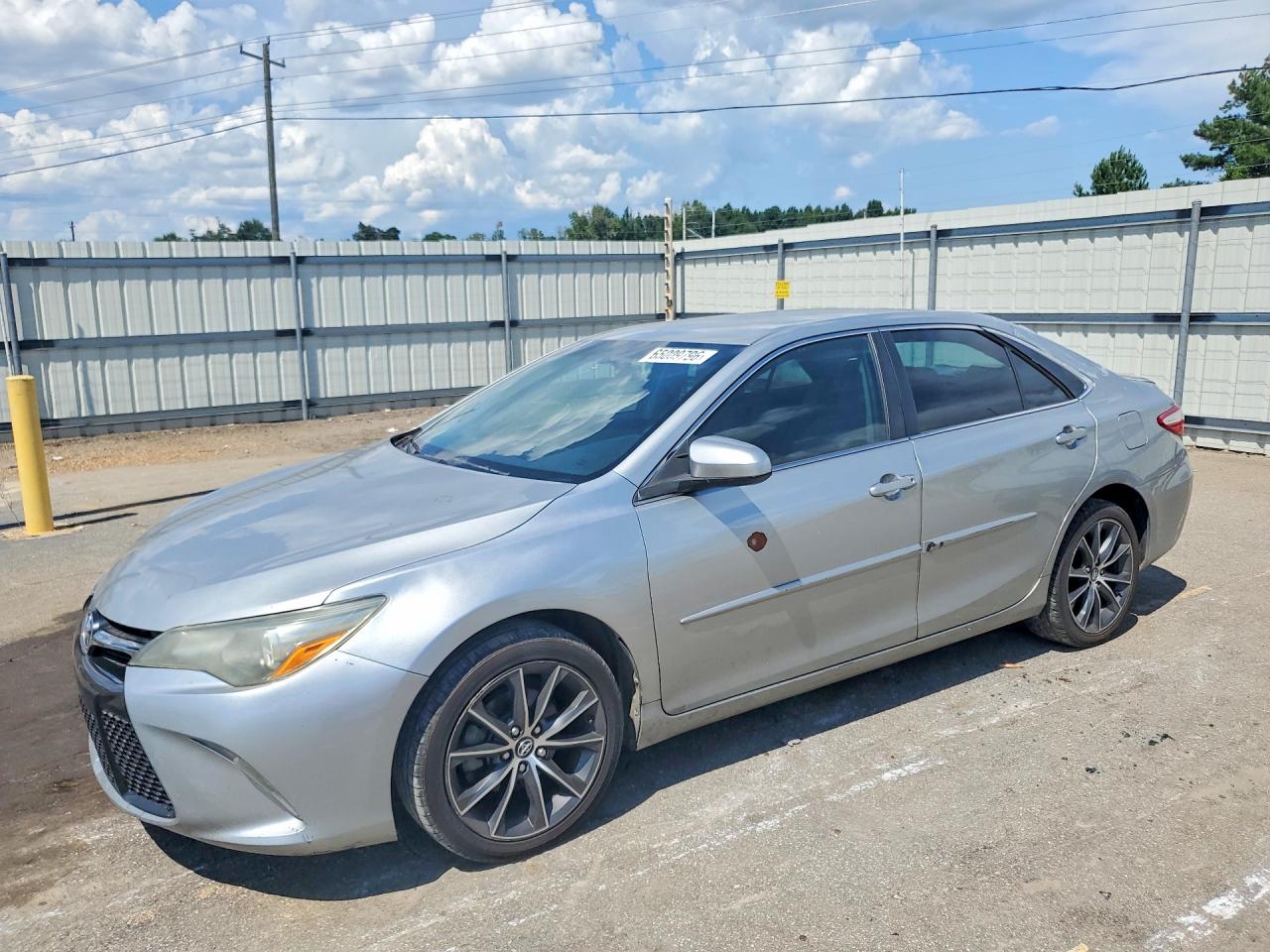 2016 TOYOTA CAMRY XSE