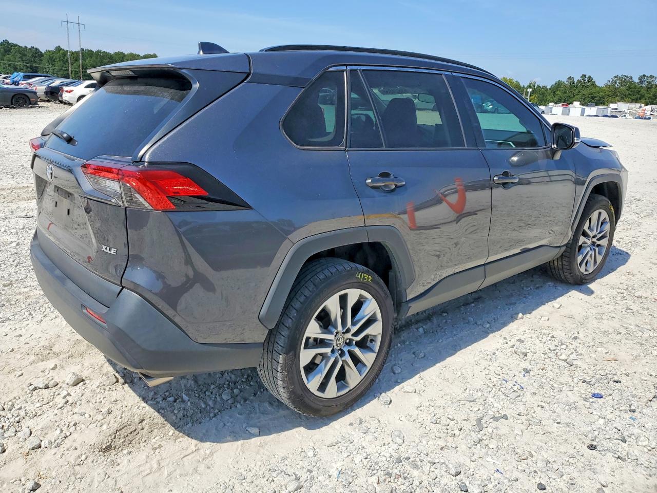 2023 TOYOTA RAV4 XLE PREMIUM — снимка 3