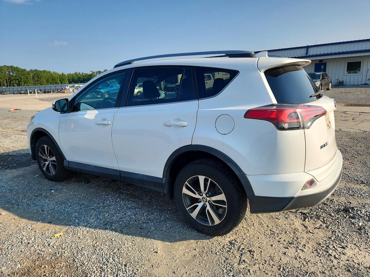 2018 TOYOTA RAV4 XLE — снимка 2