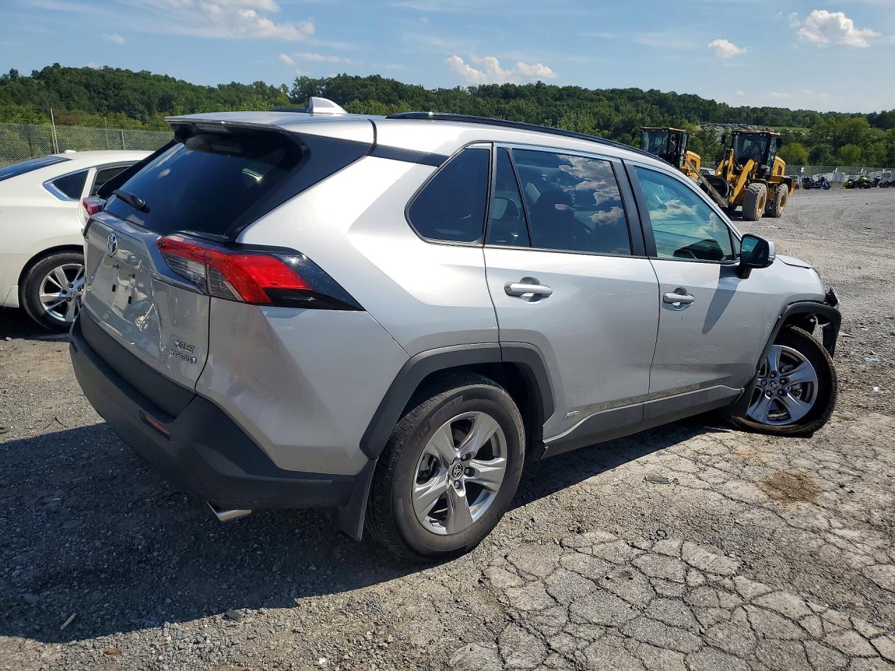 2024 TOYOTA RAV4 XLE — снимка 3