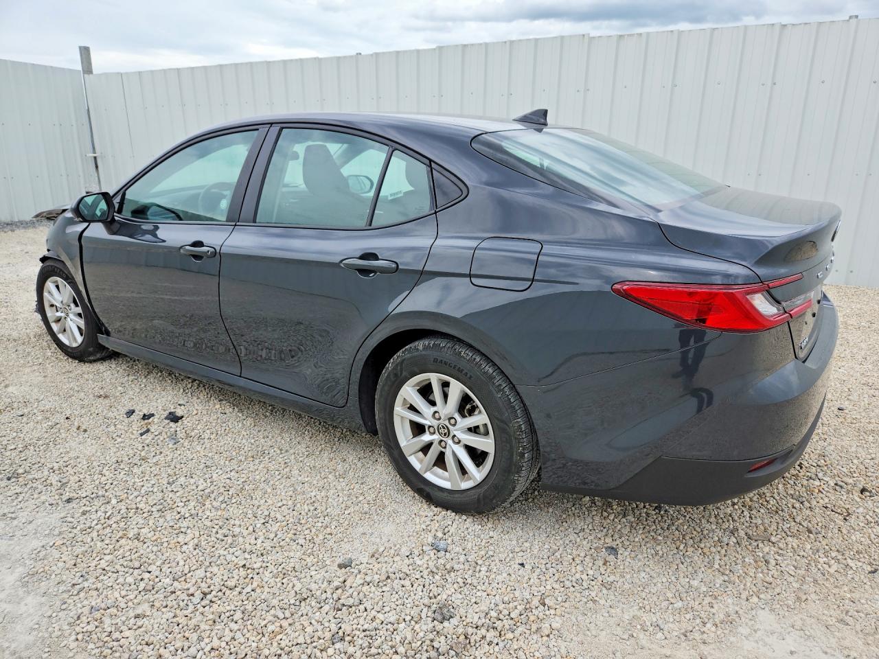 2025 TOYOTA CAMRY LE — снимка 2