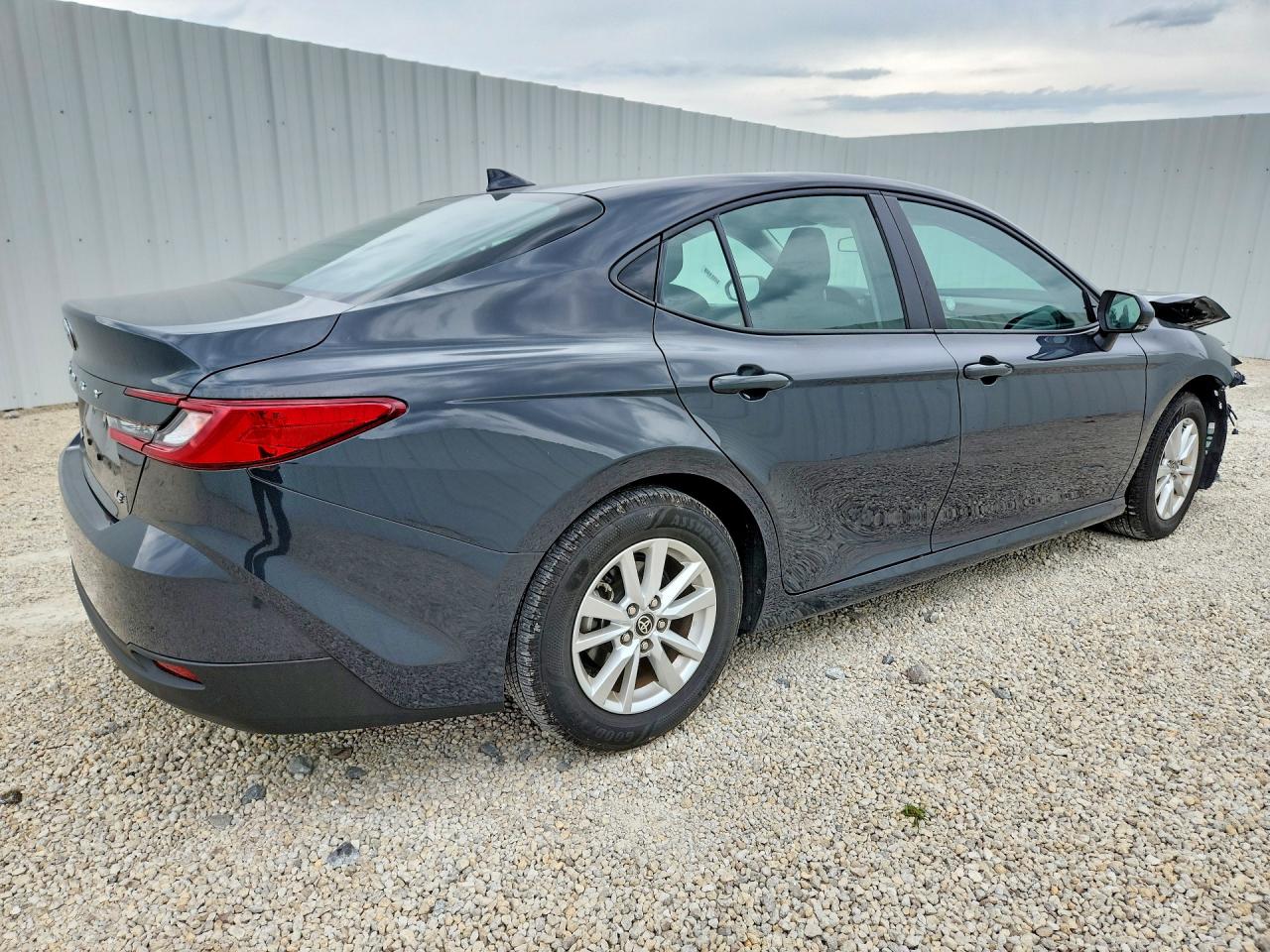 2025 TOYOTA CAMRY LE — снимка 3