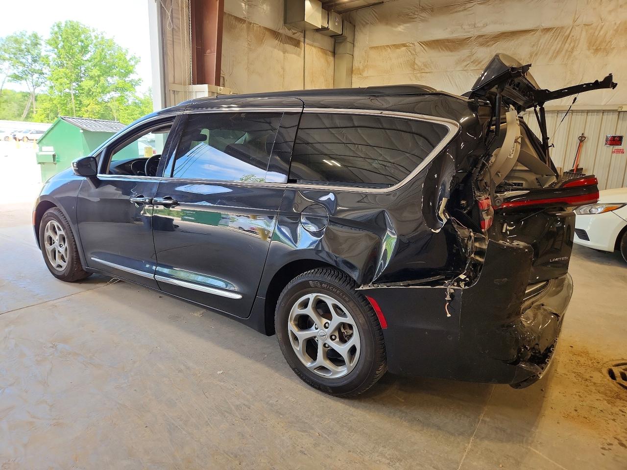 2022 CHRYSLER PACIFICA LIMITED — снимка 2