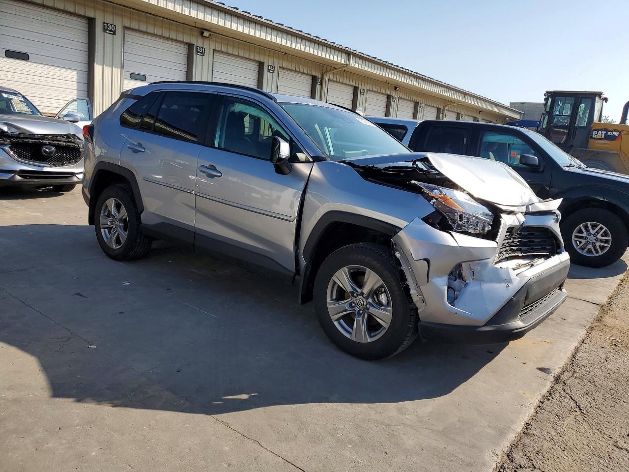 2025 TOYOTA RAV4 XLE — снимка 4